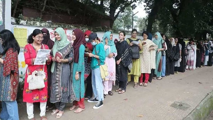 ঢাকা বিশ্ববিদ্যালয়ে ডাকসু ও হল সংসদ নির্বাচনে ভোটগ্রহণ চলছে, সদস্য পদে সর্বাধিক প্রতিদ্বন্দ্বিতা