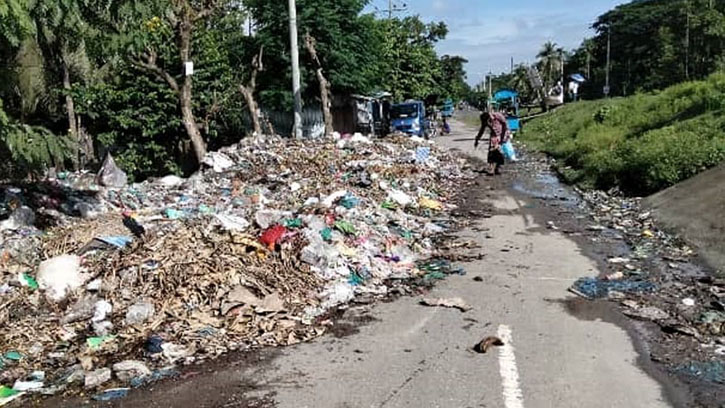 ময়লার স্তূপ থেকে খণ্ডিত পা উদ্ধার, এলাকায় চাঞ্চল্য