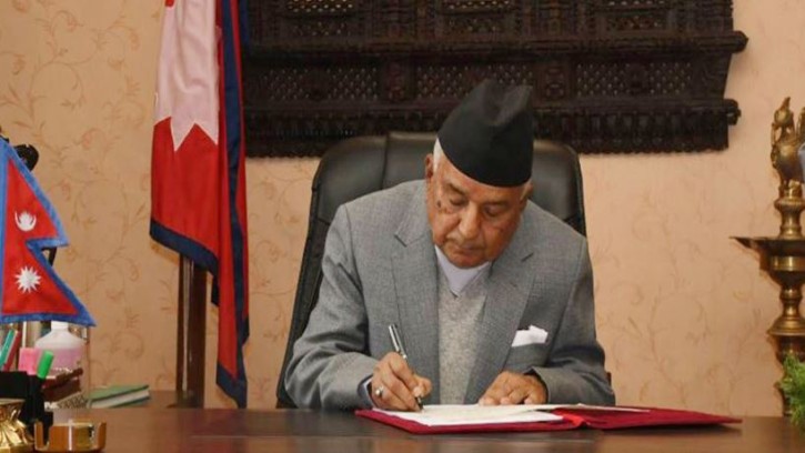 ১৯ প্রাণহানি, নেপালের প্রেসিডেন্ট ও প্রধানমন্ত্রীর পদত্যাগে 